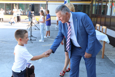 PRVI ŠOLSKI DAN CERKNICA 25 FOTO LJUBO VUKELIČ